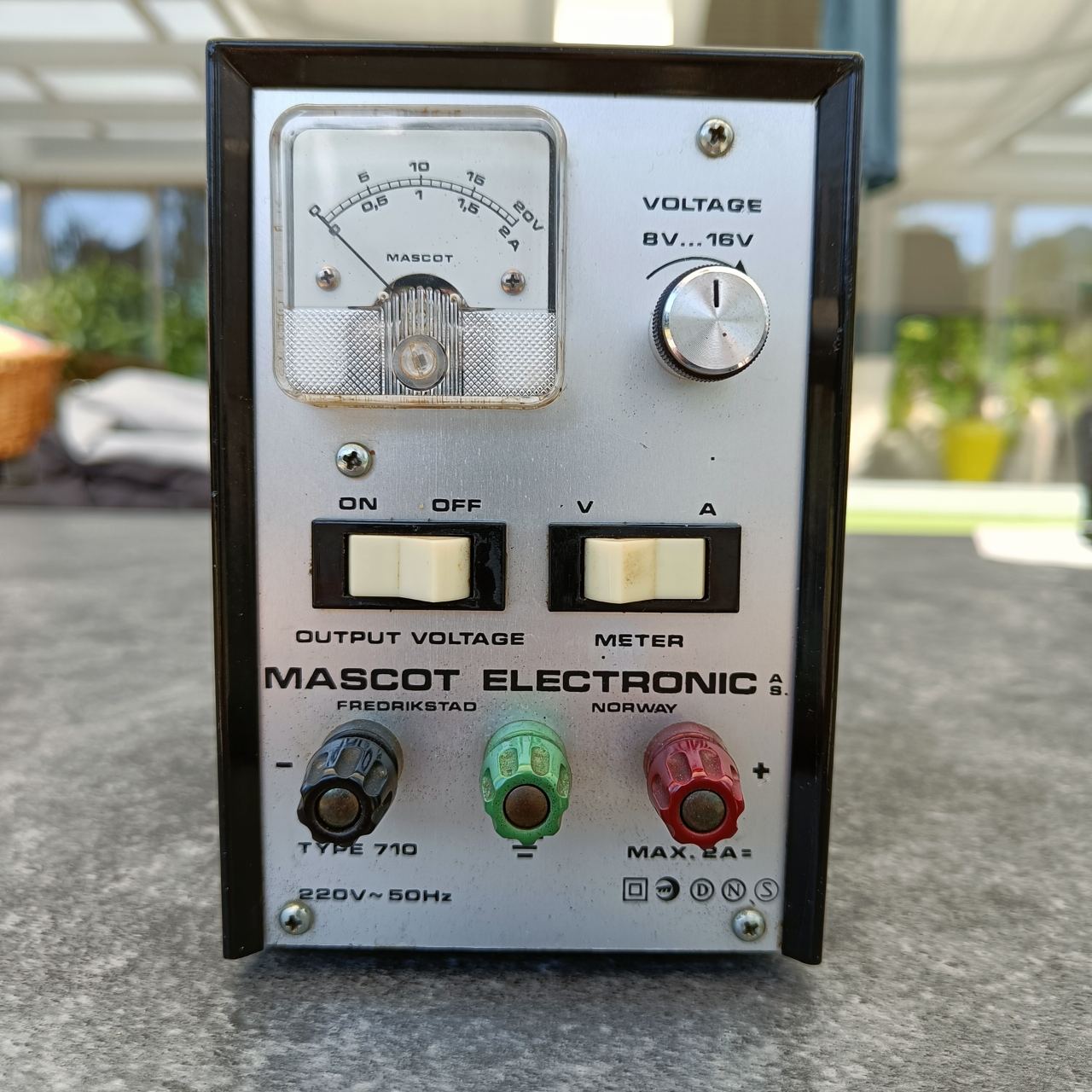 Mascot 8-16V 2A type 710 lab strømforsyning