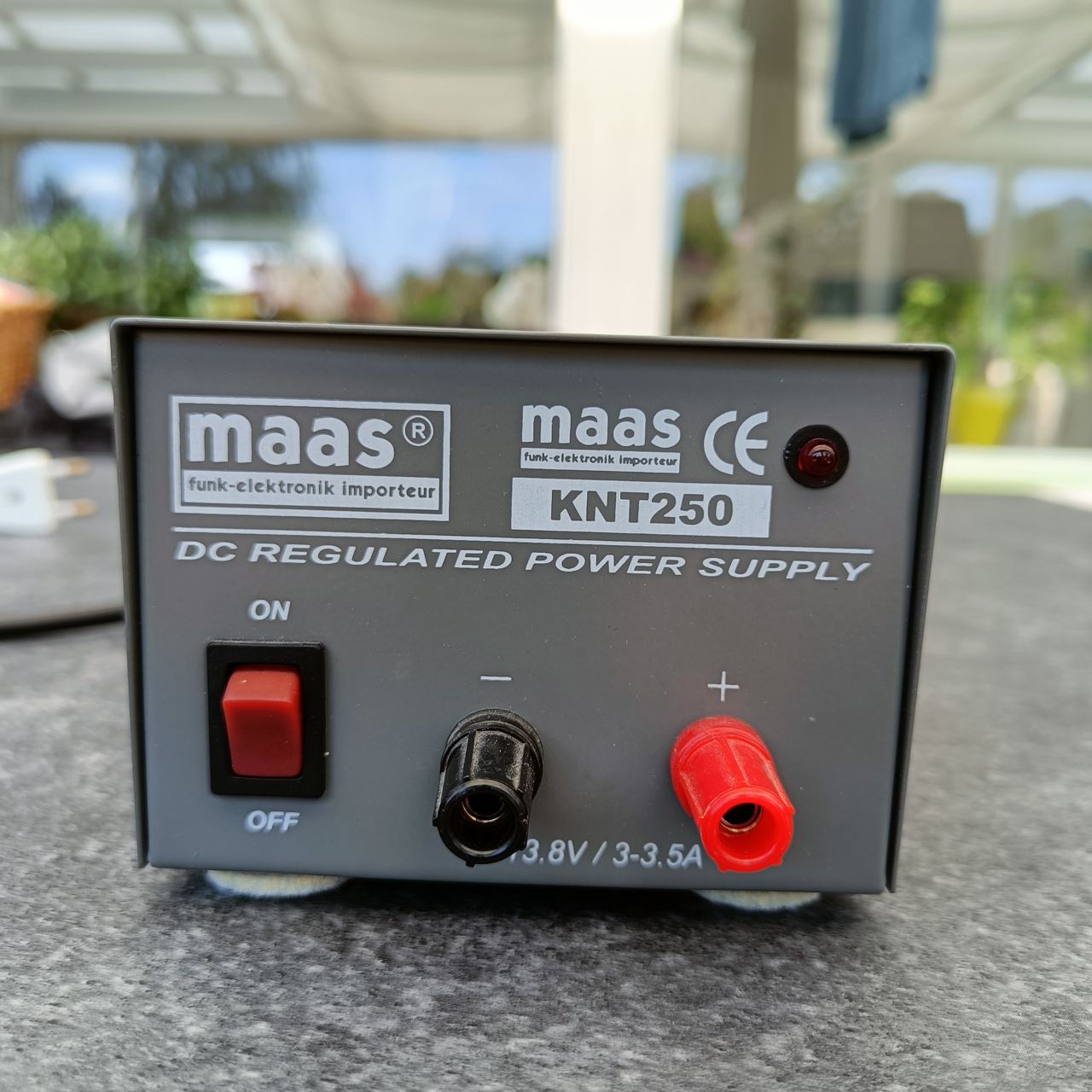 Maas 13.8V 3/3.5A KNT250 strømforsyning