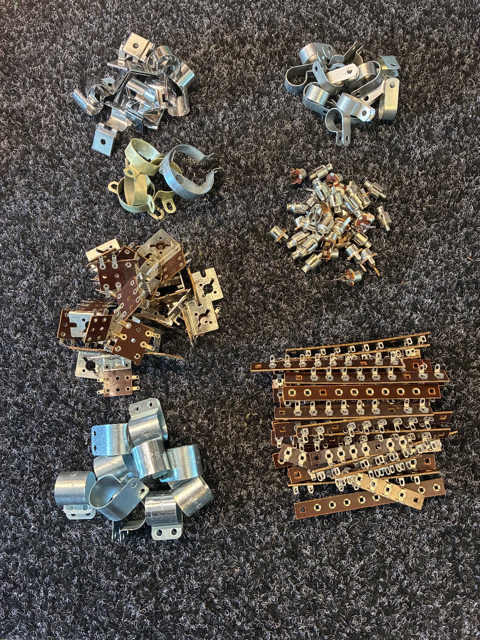 Diverse elektronik , holdere stik