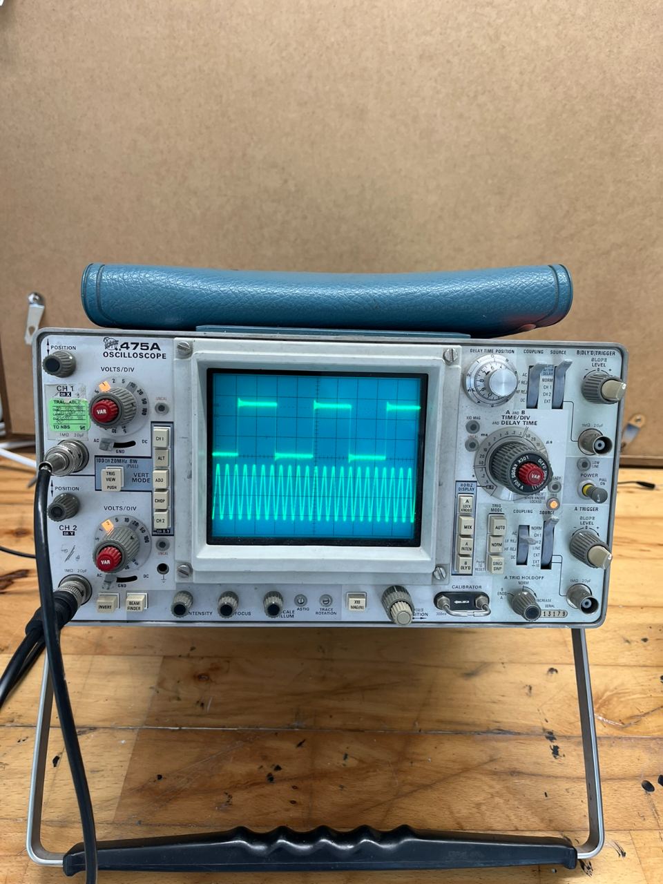 250MHz Tektronix oscilloskop
