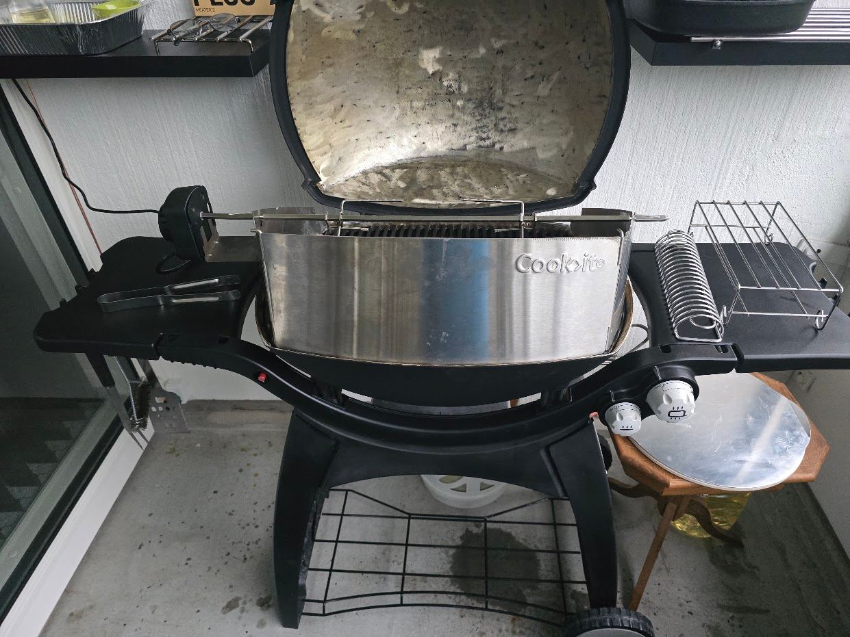 wEBER GRILL
