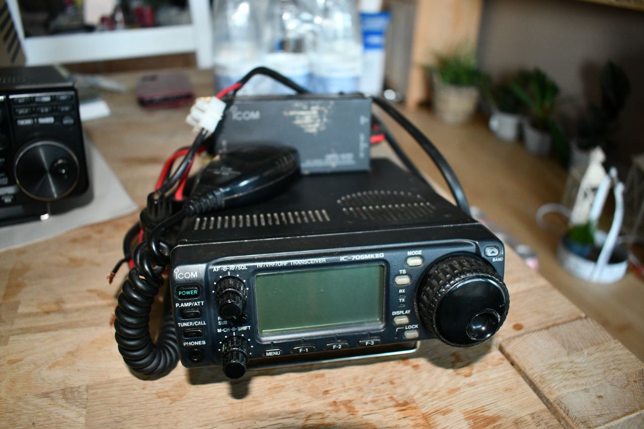 Icom IC-706MKIIG HF/VHF/UHF All Mode Transceiver