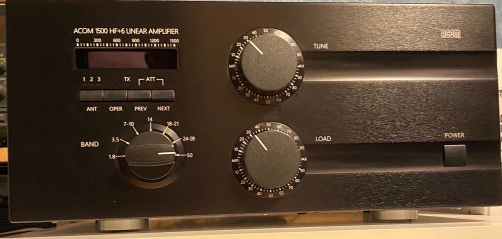 ACOM 1500 Pæn og velholdt
