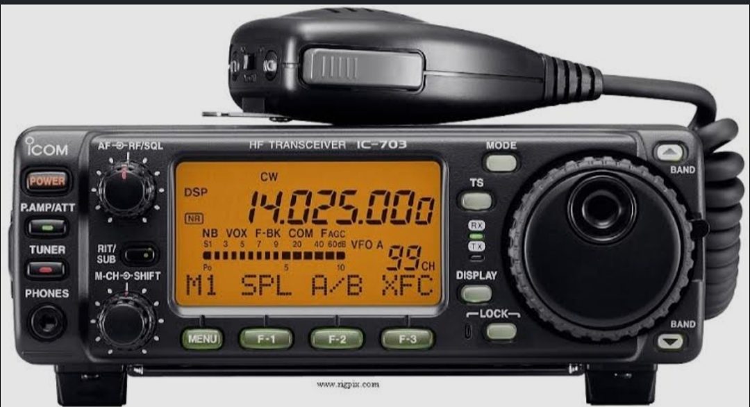 Icom ic 703 +