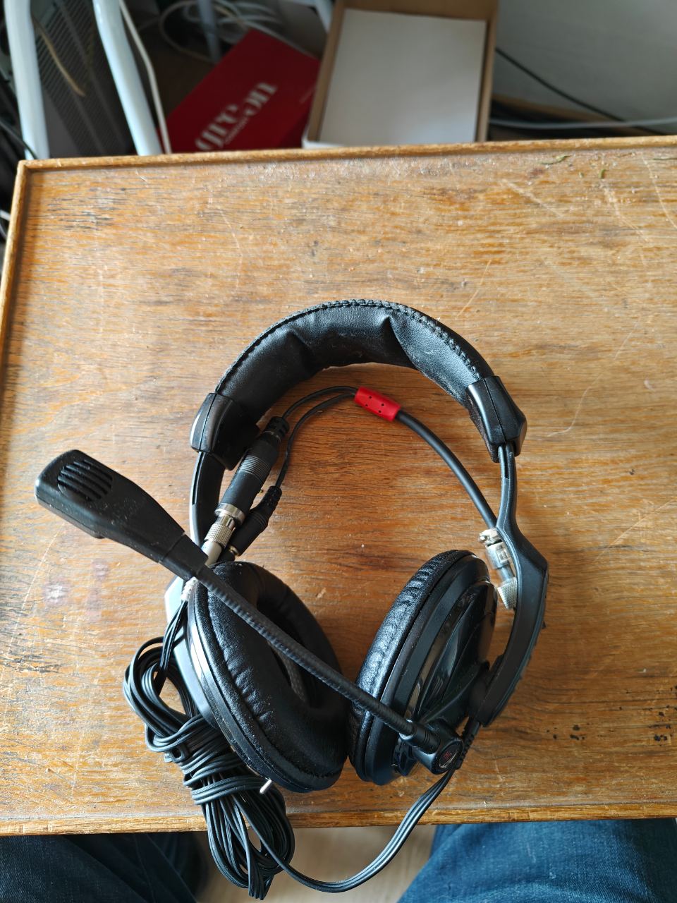 HEIL HOVED OG MICK SÆT, der er adapter med 8 polet stik pt.kodet til icom.