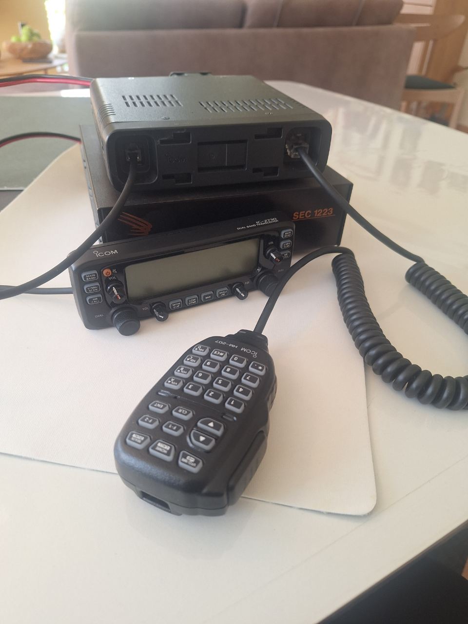 Icom IC-2700 + Samlex SEC 1223 + Icom HM-207