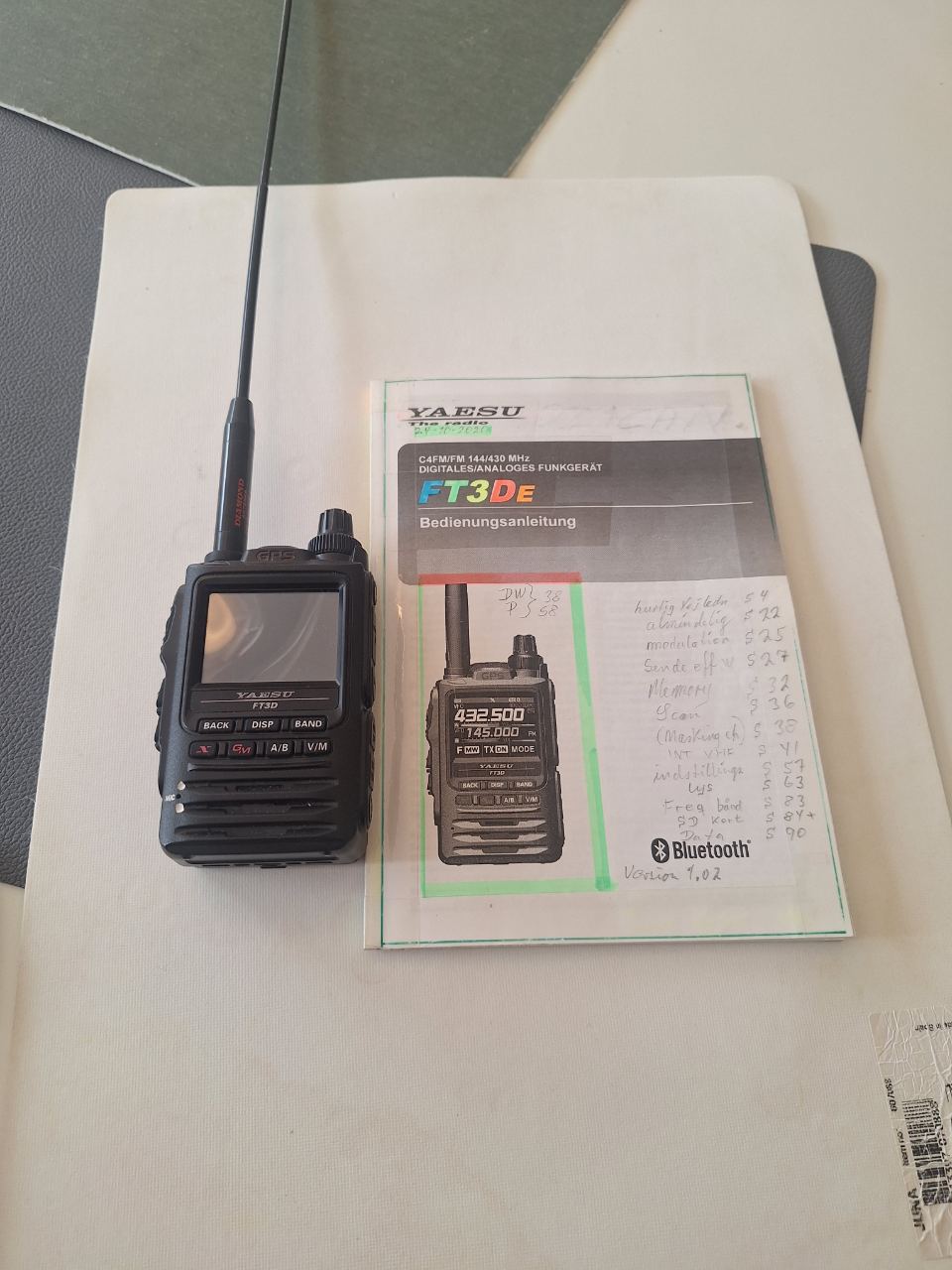 Yaesu FT-3DE + Diamond SRH-771 + manual