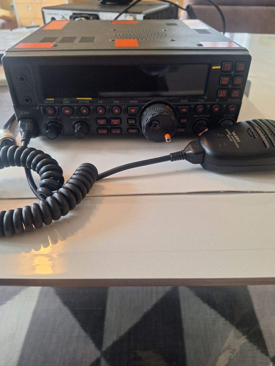 Yaesu FT-450 + MH-31 + manual