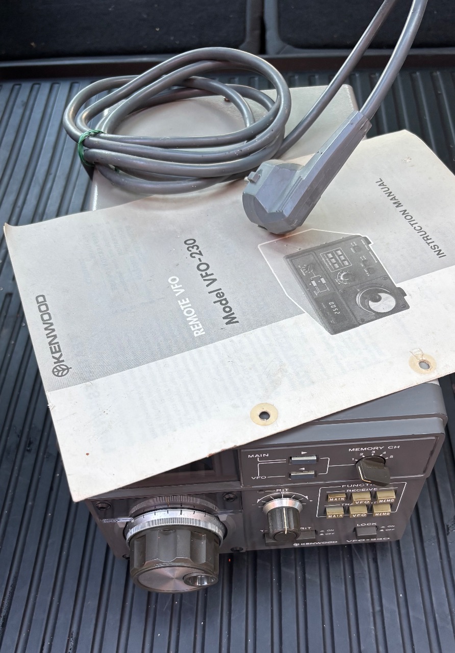 15. Kenwood VFO-230