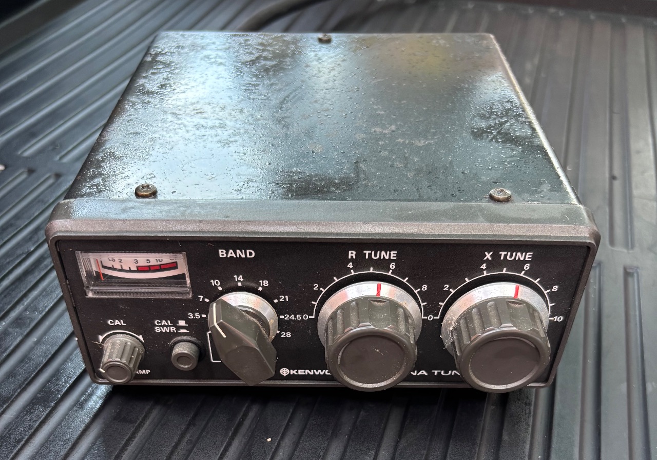 9. Kenwood, AT-130 antennetuner
