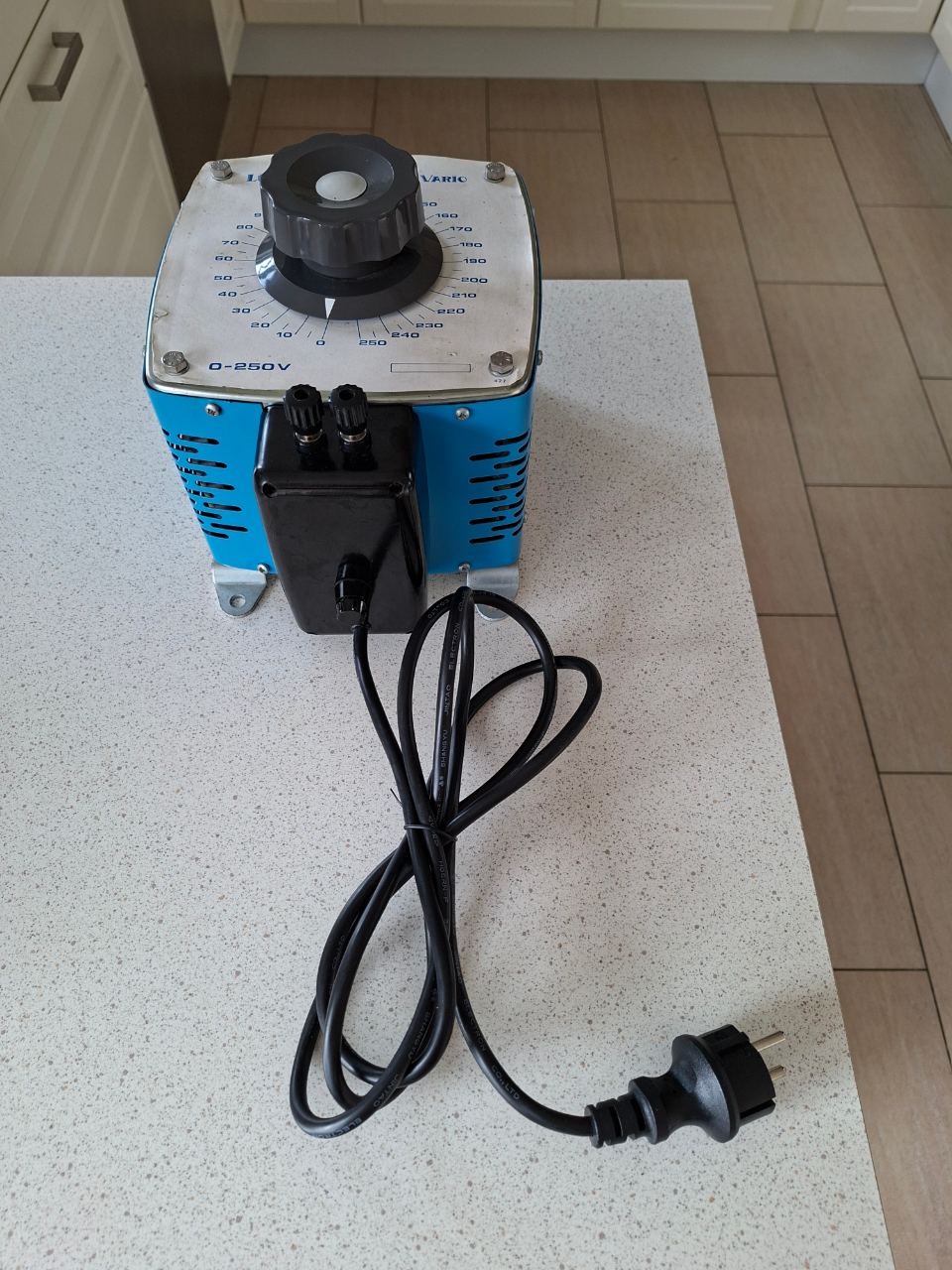 Lubke 8A Variotrafo 0-250V