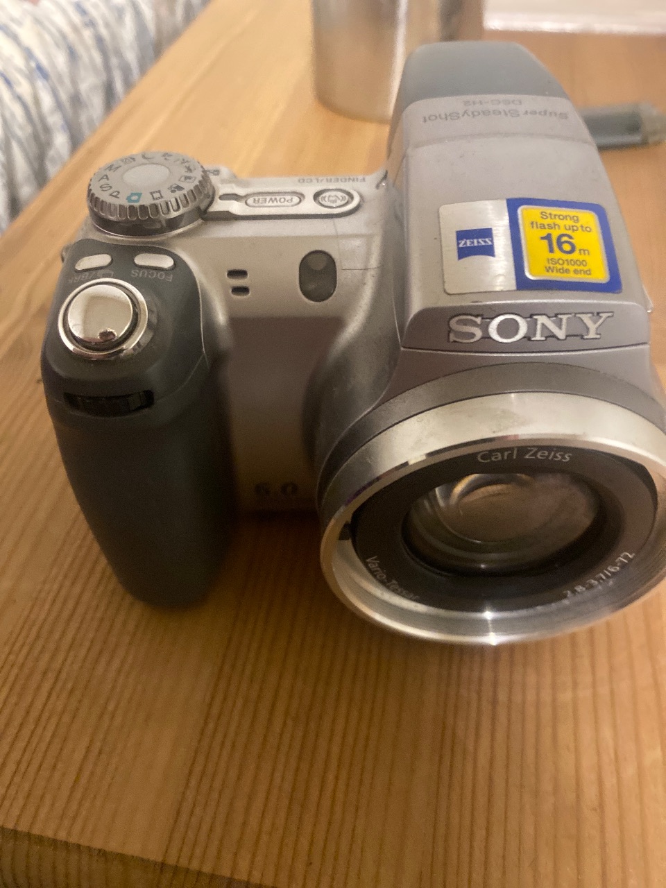 Sony Cybershot 6.0 MP.