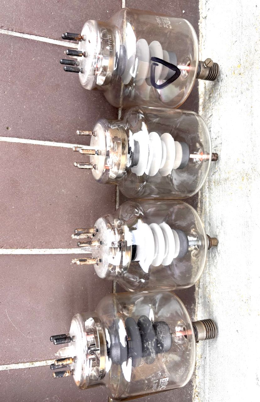 Grafitanode-trioder: 2× BBC T 380-1 + 2x Siemens RS 1002 – samlerobjekter