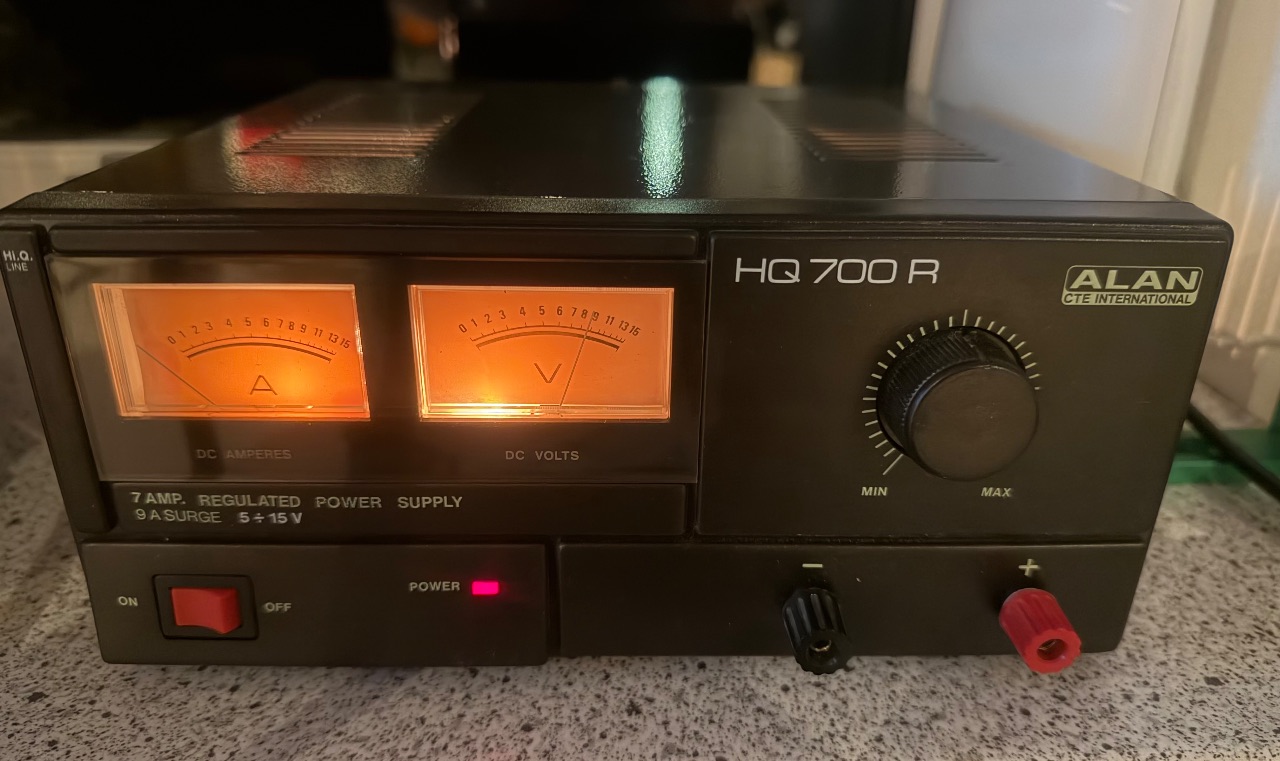 Alan CTE HQ 700R Strømforsyning