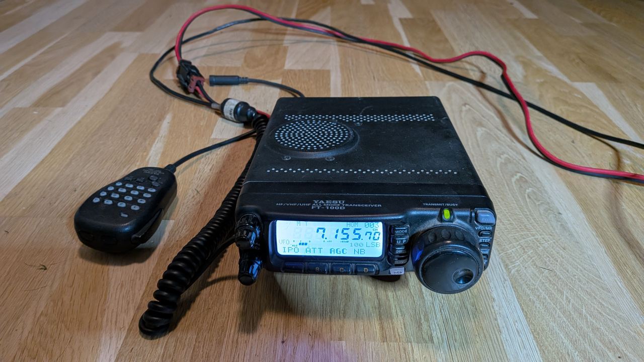 FT-100D 100W HF + 6m