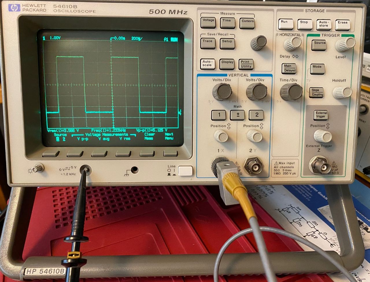 HP 54610B 500 MHz Digital Oscilloscope