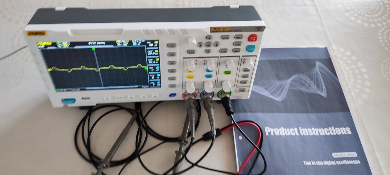 Oscilloscop 100MHz dual ch. og signalgenerator