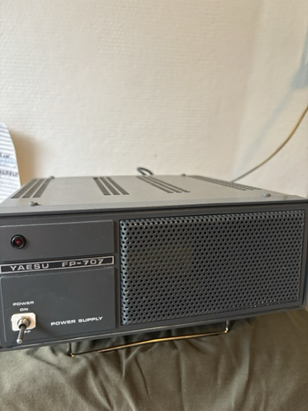 Strømforsyning Yaesu fp707