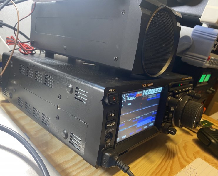 Yaesu FT DX-10 + SP-30 + MD-70