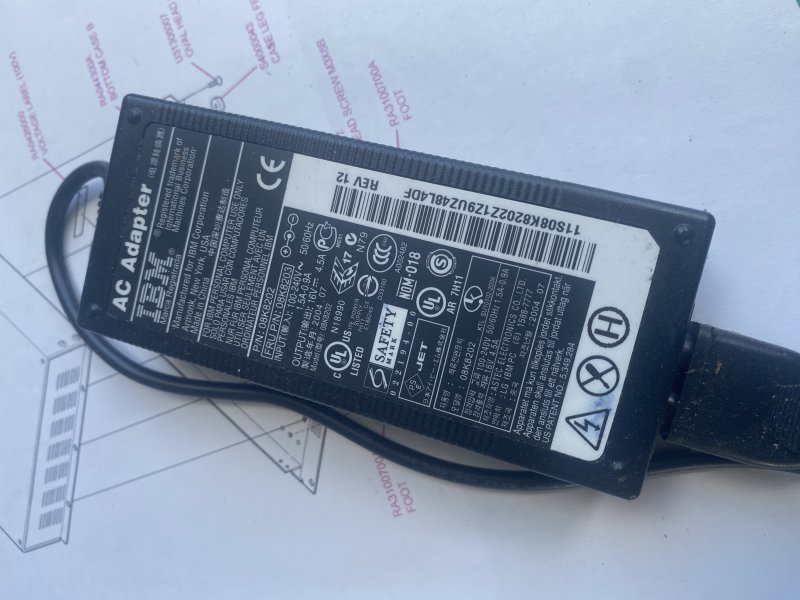 IBM AC Adapter 16 volt 4,5A