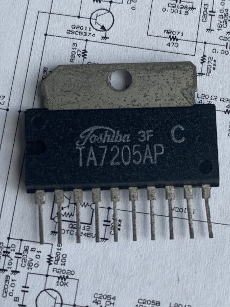 IC TA7205AP
