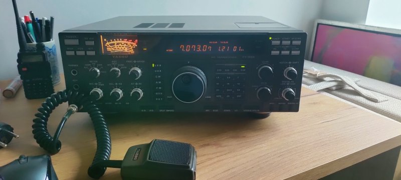 Yaesu FT 990
