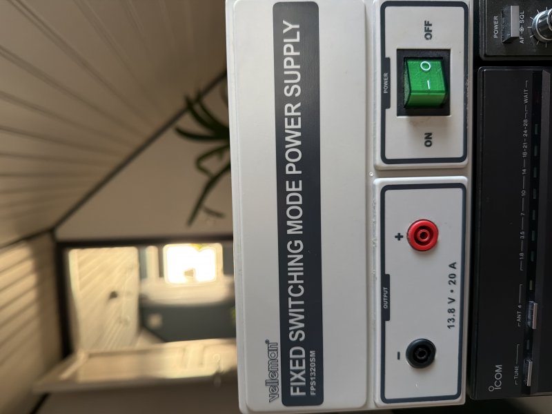 Velleman 20A nätaggregat