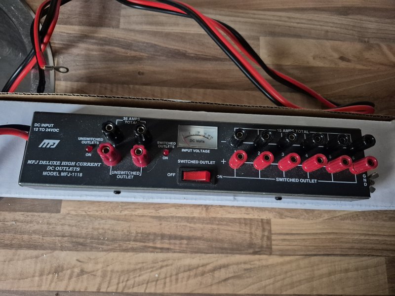 MFJ-1118 strømforsyning skinde