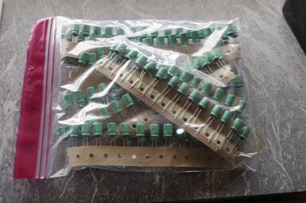 Elektrolytkondensatorer 220 uF  25V