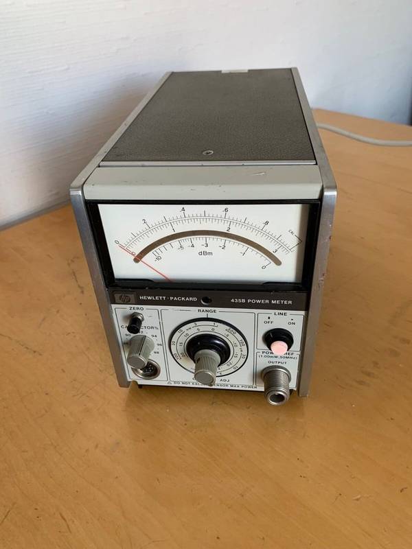 HP 435 A WATT METER MED PROBE