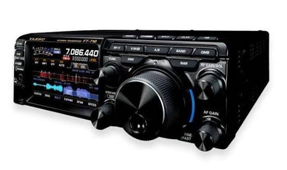 YAESU FT 710