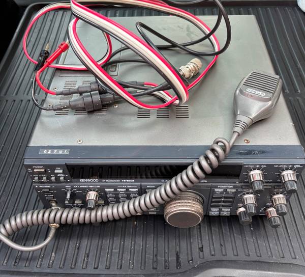 14. Kenwood TS-850S HF-Transceiver