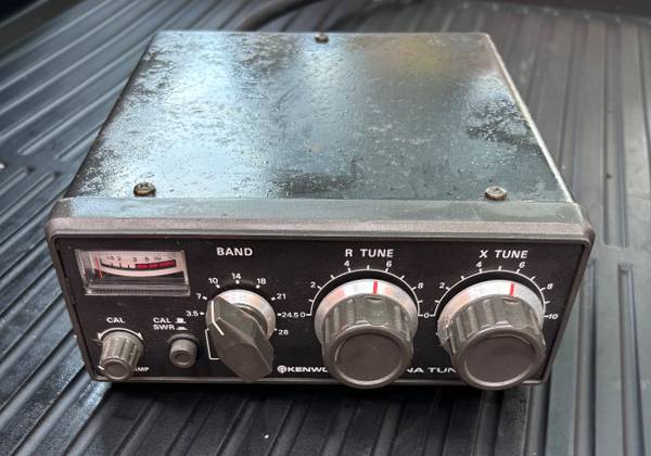 9. Kenwood, AT-130 antennetuner
