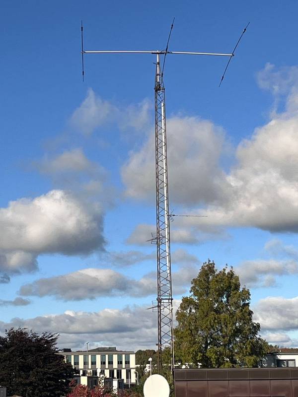Antennemast m.m.