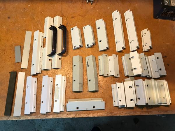 Rackmounts og håndtag til HP/Agilent instrumenter