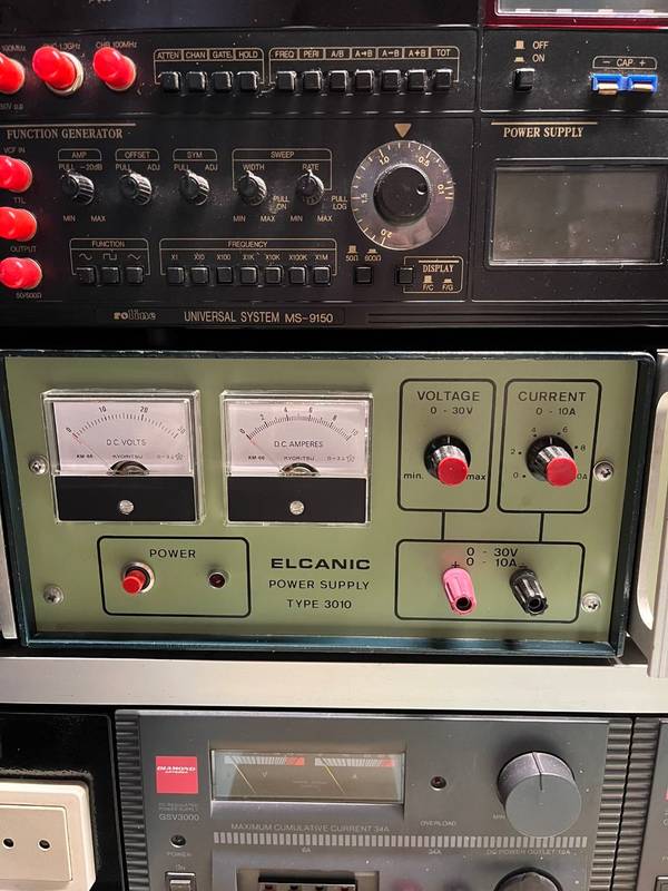 Elcanic Type 3010 – regulerbar strømforsyning