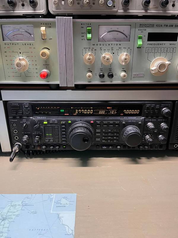 Yaesu FT-1000MP – HF-transceiver inkl. bordmikrofon