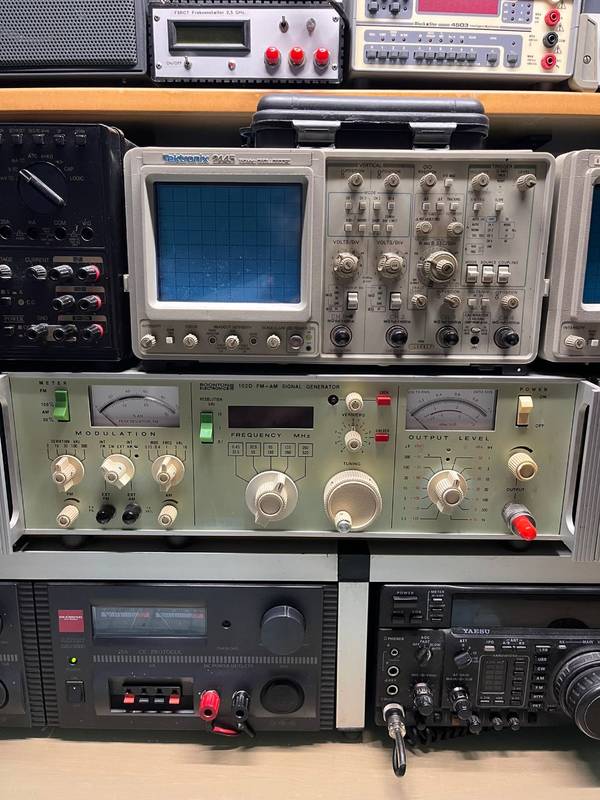Boonton 102D – FM/AM-signalgenerator