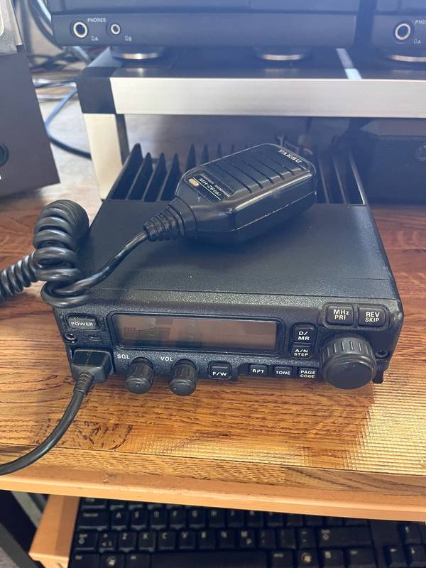 Yaesu FT-2500M