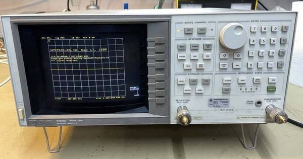 HP 8752C Vector Network Analyzer (300 kHz - 3 GHz)